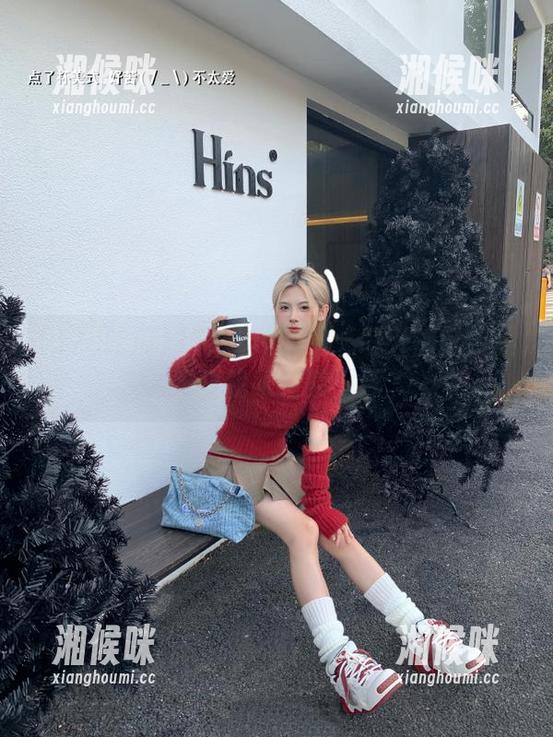 17c吃瓜网站：每天都有新瓜，难怪我眼睛移不开。