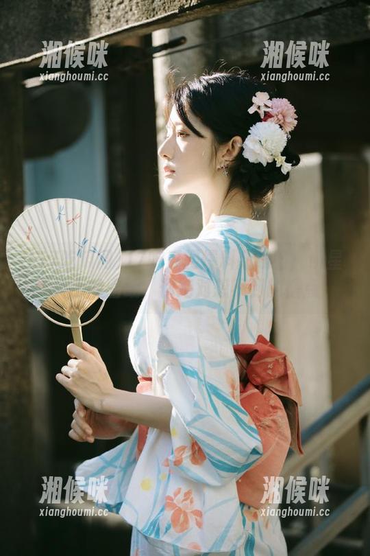 17吃瓜网爆料新线路：明星天桥上的暗战，你绝对想不到的槽点！