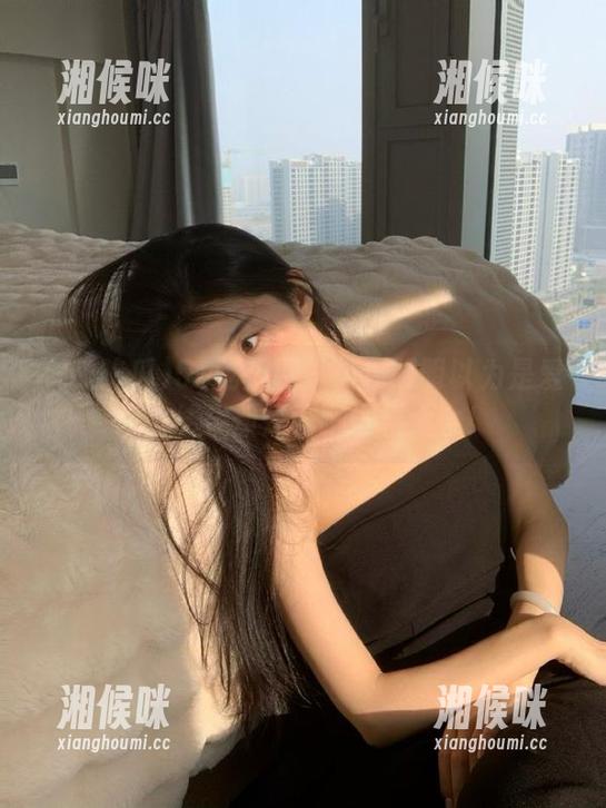 51吃瓜网站：你明明以为是爱情，结果却是群聊爆料大会！
