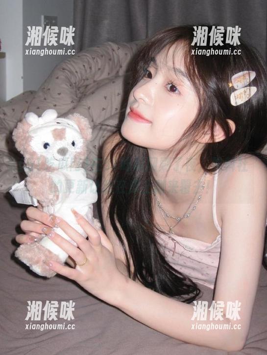 在51吃瓜网刷了夜，黑料社的更新让我在床上翻来覆去！