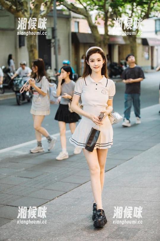 讲道理，那个718.st的入口真有意思，点进去的时候感觉像掉进了兔子洞。