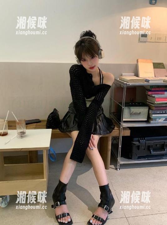 91吃瓜 91吃瓜首页:校园里的八卦小道,听说有人丢了鞋子!