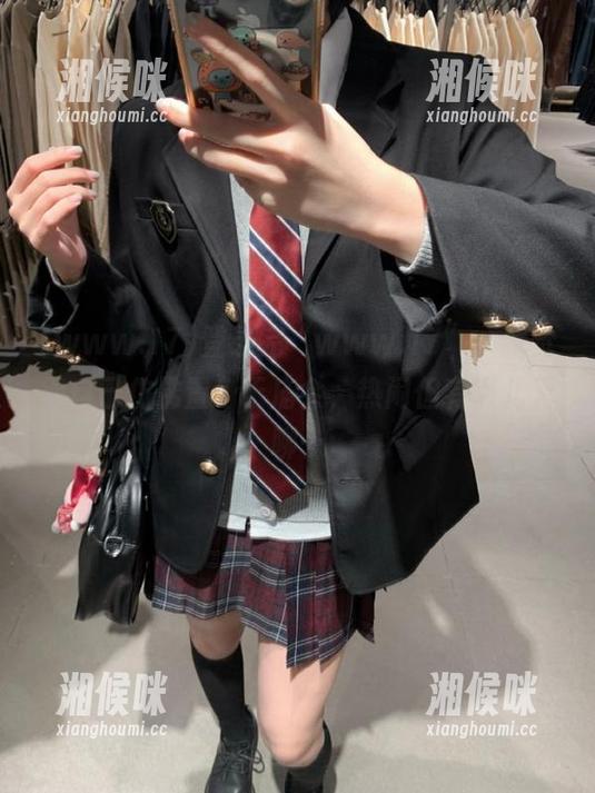 登录完“www.17”，我觉得自己仿佛置身于庙会，热闹但有点儿无聊…