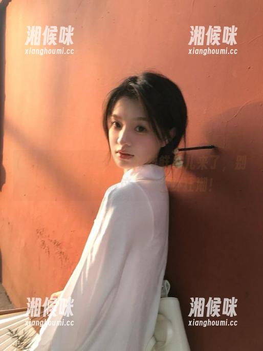 今日吃瓜的新鲜瓜儿来了，别忘了下载体验这一波八卦狂潮！