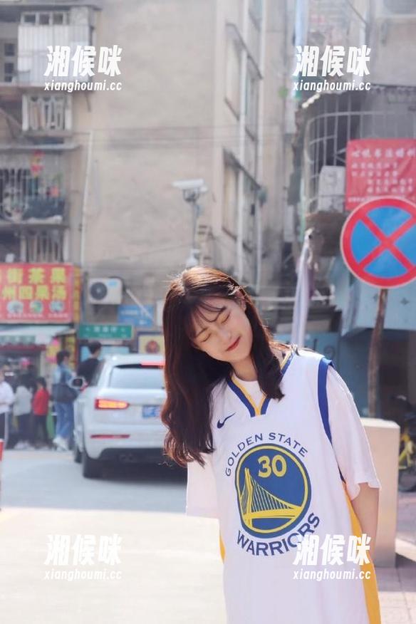 来官网看“吃瓜网51”视频，仿佛进入了轻松一刻的梦境！