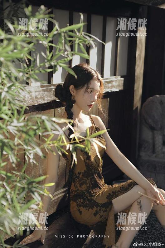 “明星黑料”官网，听说看了让你对偶像多几分怀疑！