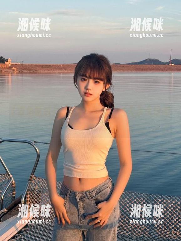 海角吃瓜 跟随海角吃瓜,进入永久绯闻的美味幻想!