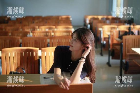 黑哥冲料 别说我没告诉你,“黑哥冲料”官网地址藏得比你家小猫还隐秘!