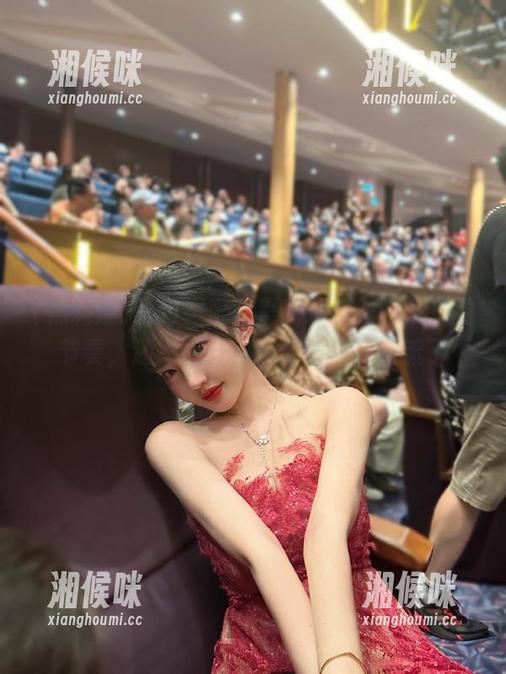 跟随“黑料爆料站”发布的节奏，还不点开，真要被落下潮流了