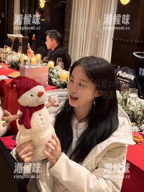“黑料社不打烊zztt”app里的瓜真是让人欲罢不能，更新速度比我的胃口还快啊！