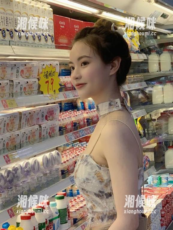 “黑网料”入口：你能想象我一天能刷多少黑暗幽默吗？